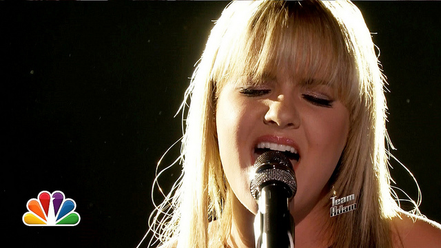 Amber Carrington sings Sad on the Voice